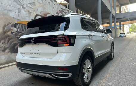 Volkswagen T-Cross I, 2023 год, 1 950 000 рублей, 17 фотография