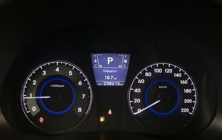 Hyundai Solaris II рестайлинг, 2013 год, 990 000 рублей, 14 фотография