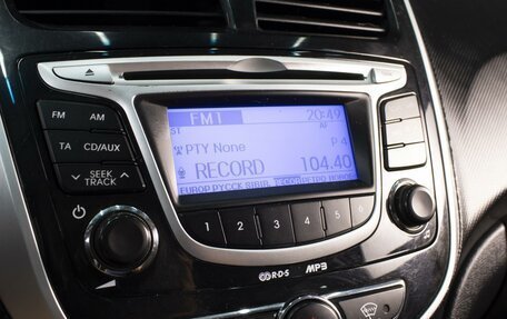 Hyundai Solaris II рестайлинг, 2013 год, 990 000 рублей, 18 фотография