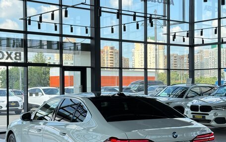 BMW 5 серия, 2023 год, 5 690 000 рублей, 5 фотография
