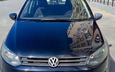 Volkswagen Polo VI (EU Market), 2012 год, 550 000 рублей, 2 фотография