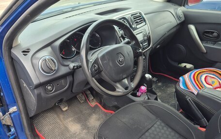 Renault Logan II, 2015 год, 600 000 рублей, 4 фотография