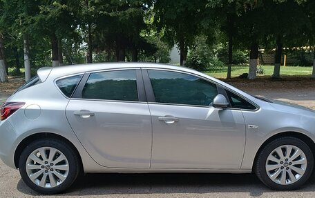 Opel Astra J, 2012 год, 950 000 рублей, 2 фотография