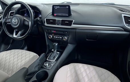 Mazda 3, 2017 год, 1 577 000 рублей, 10 фотография