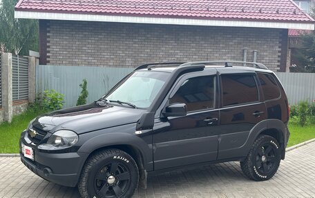 Chevrolet Niva I рестайлинг, 2018 год, 699 000 рублей, 3 фотография