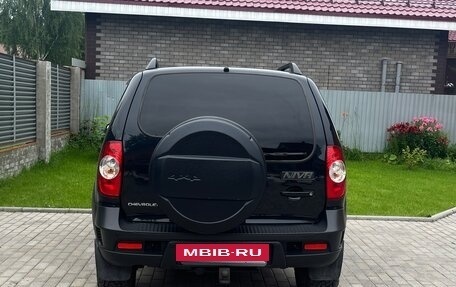 Chevrolet Niva I рестайлинг, 2018 год, 699 000 рублей, 7 фотография