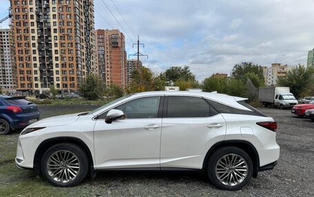 Lexus RX IV рестайлинг, 2020 год, 6 500 000 рублей, 4 фотография