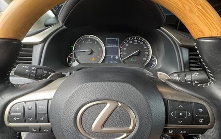Lexus RX IV рестайлинг, 2020 год, 6 500 000 рублей, 8 фотография