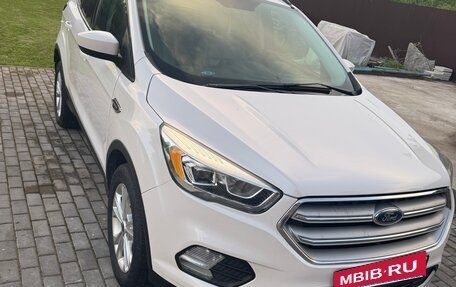 Ford Escape III, 2019 год, 1 550 000 рублей, 1 фотография
