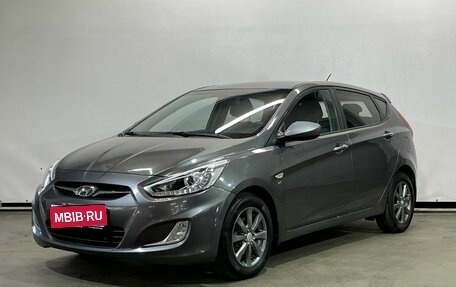 Hyundai Solaris II рестайлинг, 2013 год, 735 000 рублей, 1 фотография