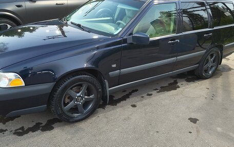 Volvo V70 III рестайлинг, 1999 год, 620 000 рублей, 3 фотография