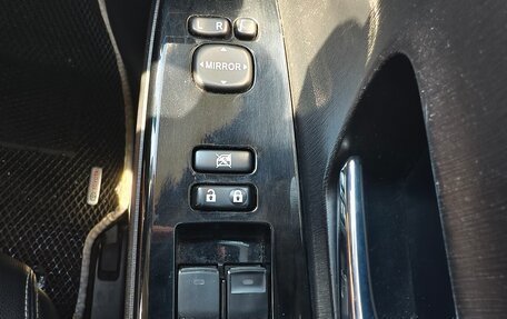 Toyota Prius Alpha I (ZVW40/41), 2015 год, 2 300 000 рублей, 19 фотография