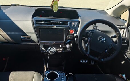Toyota Prius Alpha I (ZVW40/41), 2015 год, 2 300 000 рублей, 21 фотография