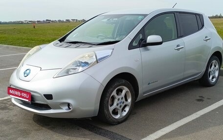 Nissan Leaf I, 2011 год, 785 000 рублей, 2 фотография