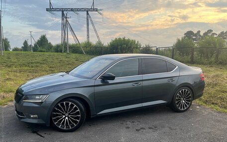 Skoda Superb III рестайлинг, 2018 год, 2 199 000 рублей, 3 фотография