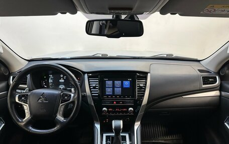 Mitsubishi Pajero Sport III рестайлинг, 2022 год, 3 780 000 рублей, 5 фотография