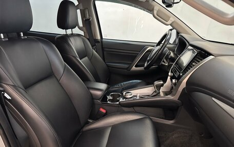 Mitsubishi Pajero Sport III рестайлинг, 2022 год, 3 780 000 рублей, 15 фотография