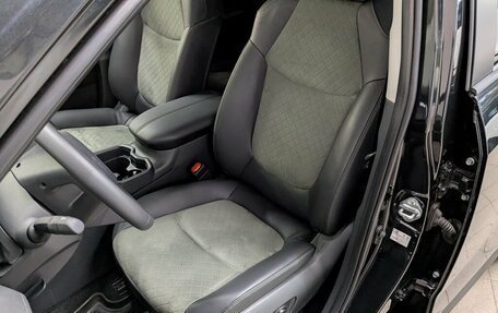 Toyota RAV4, 2025 год, 3 860 000 рублей, 15 фотография