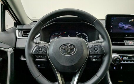 Toyota RAV4, 2025 год, 3 860 000 рублей, 28 фотография