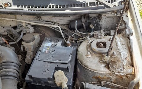 Mazda 323, 1999 год, 160 000 рублей, 8 фотография