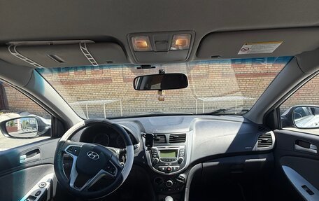 Hyundai Solaris II рестайлинг, 2011 год, 600 000 рублей, 7 фотография