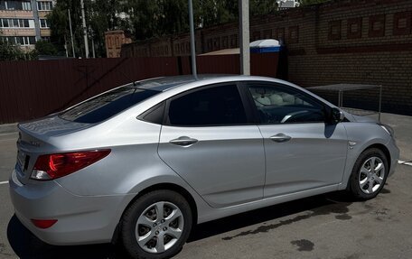 Hyundai Solaris II рестайлинг, 2011 год, 600 000 рублей, 4 фотография