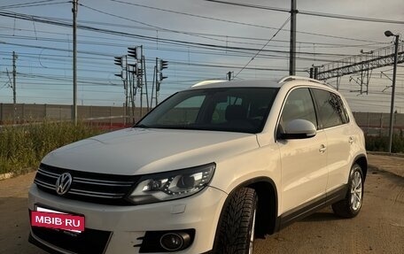 Volkswagen Tiguan I, 2012 год, 1 050 000 рублей, 2 фотография