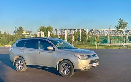 Mitsubishi Outlander III рестайлинг 3, 2013 год, 1 300 000 рублей, 6 фотография