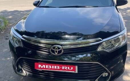 Toyota Camry, 2017 год, 2 250 000 рублей, 6 фотография