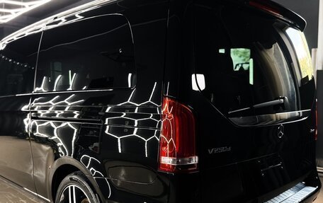 Mercedes-Benz V-Класс, 2017 год, 4 800 000 рублей, 27 фотография