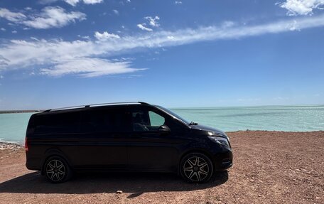 Mercedes-Benz V-Класс, 2017 год, 4 800 000 рублей, 30 фотография
