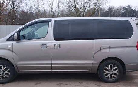 Hyundai Grand Starex Grand Starex I рестайлинг 2, 2015 год, 2 600 000 рублей, 4 фотография