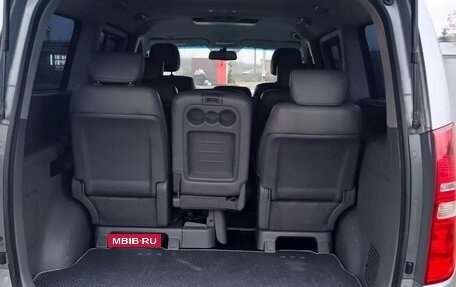 Hyundai Grand Starex Grand Starex I рестайлинг 2, 2015 год, 2 600 000 рублей, 7 фотография