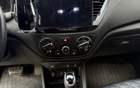 Hyundai Solaris II рестайлинг, 2018 год, 990 000 рублей, 9 фотография