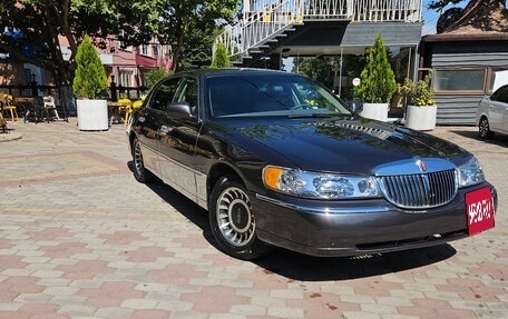 Lincoln Town Car III рестайлинг, 1999 год, 1 750 000 рублей, 3 фотография