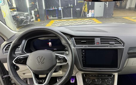 Volkswagen Tiguan II, 2018 год, 3 550 000 рублей, 11 фотография