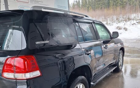 Toyota Land Cruiser 200, 2010 год, 2 600 000 рублей, 6 фотография