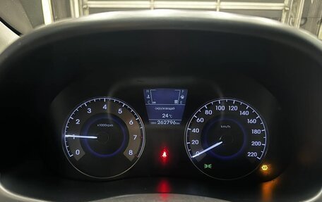 Hyundai Solaris II рестайлинг, 2011 год, 650 000 рублей, 10 фотография