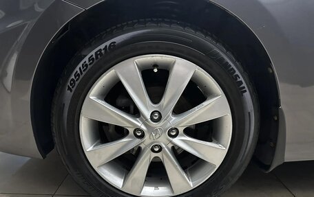 Hyundai Solaris II рестайлинг, 2011 год, 650 000 рублей, 24 фотография