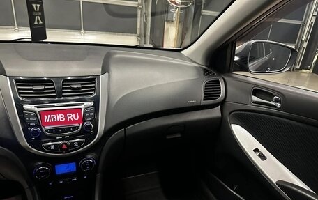 Hyundai Solaris II рестайлинг, 2011 год, 650 000 рублей, 16 фотография