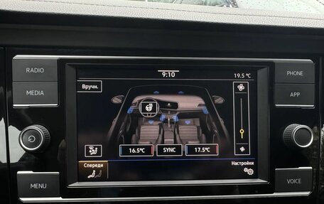 Volkswagen Jetta VII, 2019 год, 1 939 000 рублей, 21 фотография