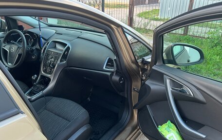Opel Astra J, 2013 год, 740 000 рублей, 2 фотография