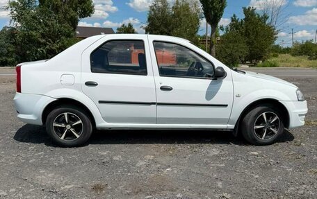 Renault Logan I, 2010 год, 375 000 рублей, 2 фотография