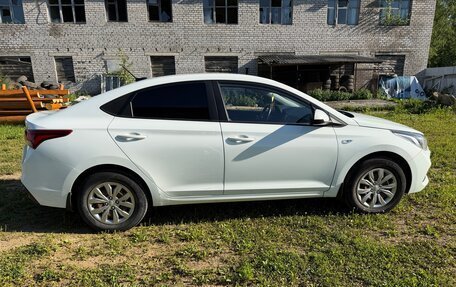Hyundai Solaris II рестайлинг, 2018 год, 950 000 рублей, 7 фотография