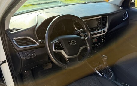 Hyundai Solaris II рестайлинг, 2018 год, 950 000 рублей, 16 фотография