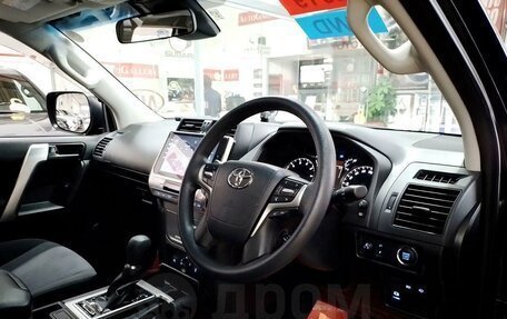 Toyota Land Cruiser Prado 150 рестайлинг 2, 2019 год, 5 150 000 рублей, 17 фотография