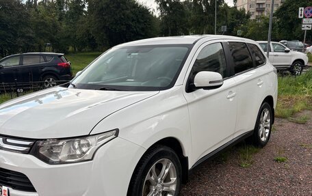 Mitsubishi Outlander III рестайлинг 3, 2012 год, 1 000 000 рублей, 6 фотография