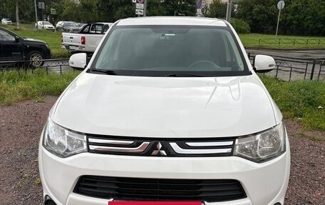 Mitsubishi Outlander III рестайлинг 3, 2012 год, 1 000 000 рублей, 5 фотография