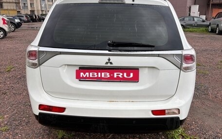 Mitsubishi Outlander III рестайлинг 3, 2012 год, 1 000 000 рублей, 3 фотография