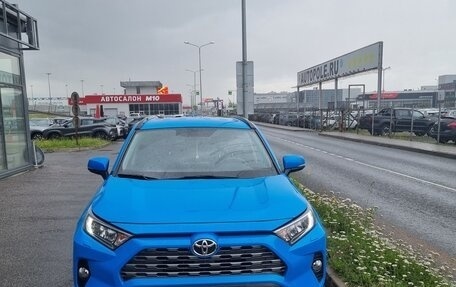 Toyota RAV4, 2021 год, 4 000 000 рублей, 5 фотография